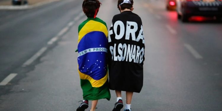 Movimentos sociais: Eleger os nossos e derrotar Bolsonaro – Por Alexandre Lucas