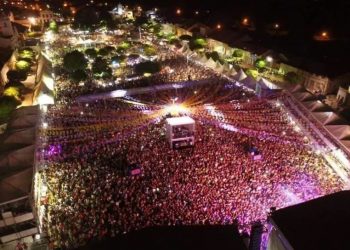 Tradicional festa reúne milhares de pessoas no Largo do Theberge, em Icó (Foto: Divulgação)