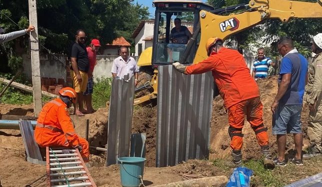 Idoso fica soterrado após fossa desabar sobre ele em Limoeiro do Norte