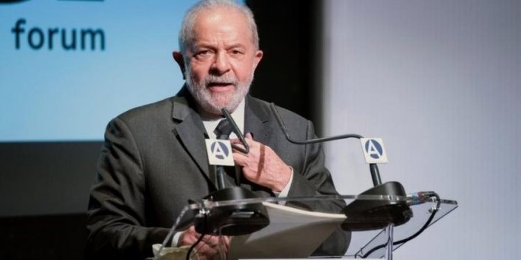 Lula e dirigentes da esquerda latino-americana saúdam eleição de Petro na Colômbia; Bolsonaro não se pronuncia