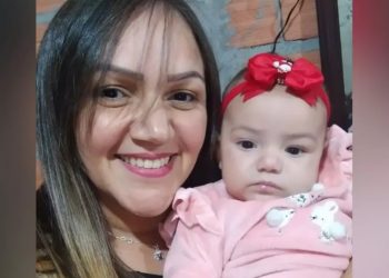 Cearense Neiriane Gomes e a filha de 1 ano morreram em um acidente entre dois carros na BR-040, em Conselheiro Lafaiete, na Região Central de Minas Gerais (Foto: Arquivo pessoal)