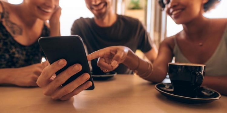 Alguém pediu seu celular emprestado? Aprenda a usar o modo convidado