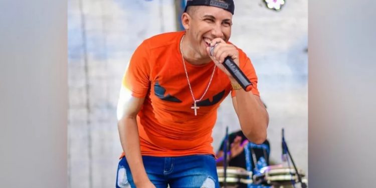 Natural de Missão Velha, cantor de piseiro é agredido e encontrado desacordado após show em Pernambuco
