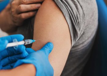 Saúde autoriza 4ª dose da vacina contra Covid para pessoas acima de 50 anos