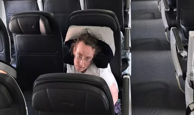 Passageira tetraplégica é esquecida em avião por mais de uma hora e meia, em Londres