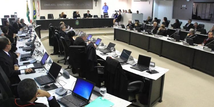 TJCE abre 140 vagas para juízes leigos; salários chegam a R$ 7 mil