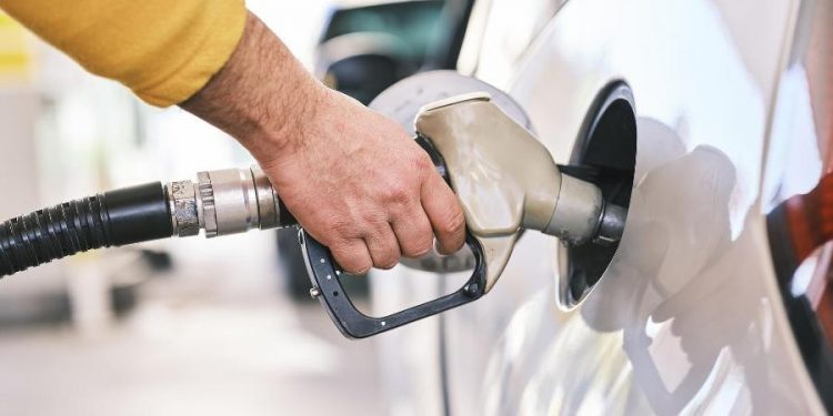 Preços dos combustíveis caem e gasolina tem menor valor desde setembro, segundo ANP