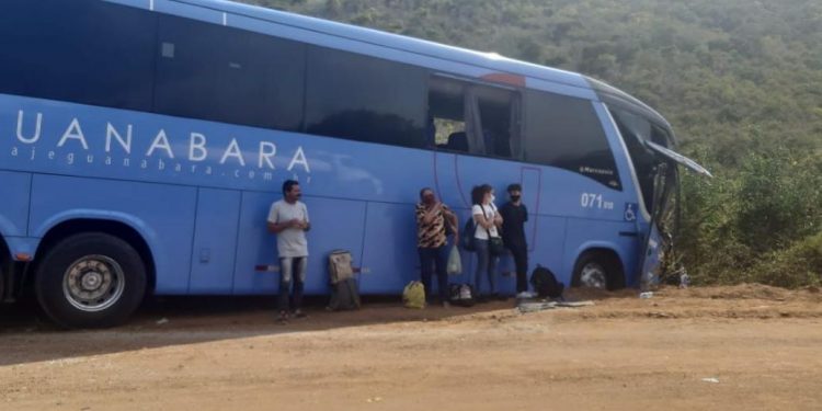 Idoso fica ferido em acidente com ônibus que saiu de Juazeiro do Norte com destino a Fortaleza