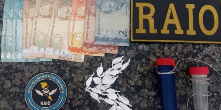 Homem é preso com drogas durante cumprimento de mandado em Crato