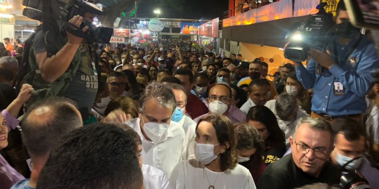 ‘Não considero a possibilidade de rompimento’, diz Izolda em visita a Expocrato às vésperas da definição do PDT