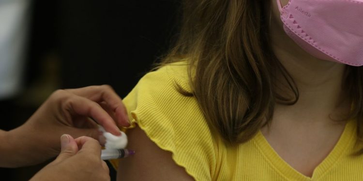 Anvisa libera Coronavac para crianças de 3 a 5 anos