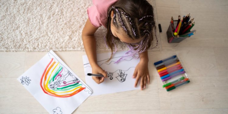 Mais de 4 mil crianças cearenses já foram registradas sem nome do pai na certidão em 2022