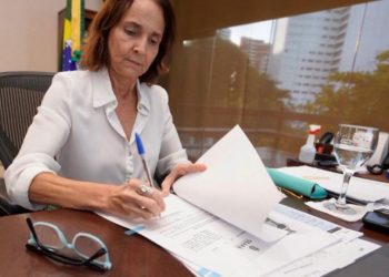 Governadora Izolda Cela (Foto: Reprodução/Twitter Izolda Cela)