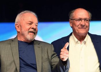 Chapa Lula-Alckmin é oficializada em convenção do PT para disputar eleição à Presidência