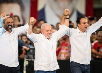 Com presença de Lula e Camilo, PT oficializa candidatura de Elmano de Freitas para o Governo do Ceará
