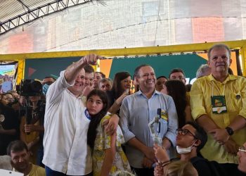 PDT oficializa candidatura de Roberto Cláudio para o Governo do Ceará com Domingos Filho na vice