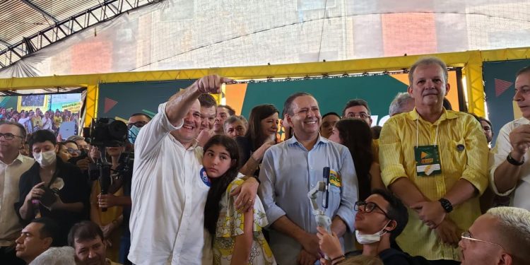 PDT oficializa candidatura de Roberto Cláudio para o Governo do Ceará com Domingos Filho na vice