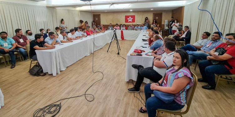 Com aval de Camilo, PT descarta tratativas com PDT no Ceará após “rompimento unilateral”