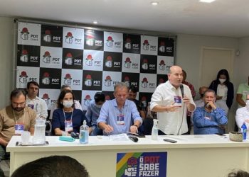 Roberto Cláudio e Izolda discursaram antes da votação (Foto: Divulgação/PDT)