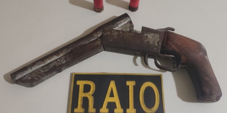 Barbalha: Polícia apreende arma de fogo artesanal calibre 12; um homem é preso