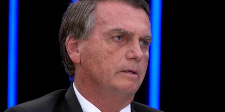 Bolsonaro desiste de ir ao debate na Band após entrevista de Lula no JN
