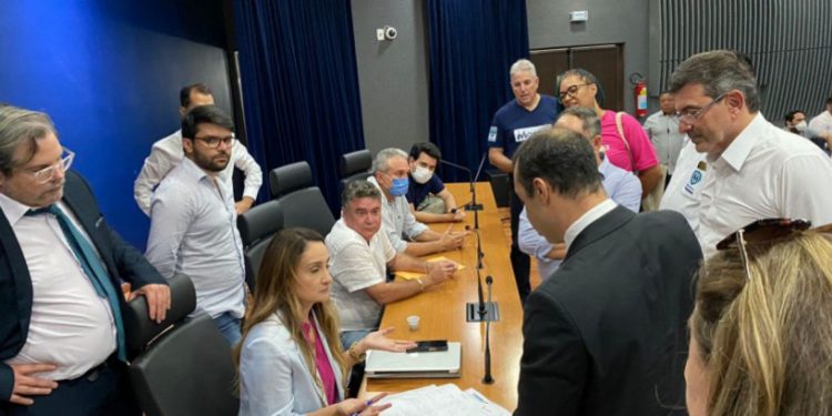 Liminar devolve PSDB a Chiquinho Feitosa e compromete apoio a Roberto Cláudio