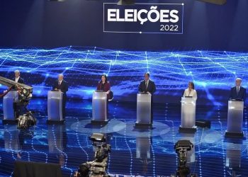 Candidatos à presidência da república no estúdio do debate da Band (Foto: Renato Pizzutto/Band)