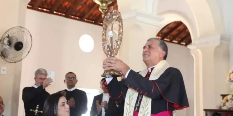 Nomeado pelo papa, Geraldo Freire toma posse como bispo de Iguatu