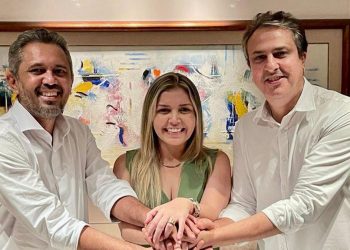 Renata Almeida renuncia à candidatura de vice na chapa de Elmano Freitas