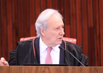 O ministro Ricardo Lewandowski, vice-presidente do TSE e relator da consulta sobre porte de armas (Foto: Alejandro Zambrana/Secom/TSE)