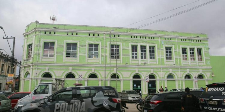 PM acusado de assassinar prefeito é demitido por tentar matar a própria companheira em Barbalha