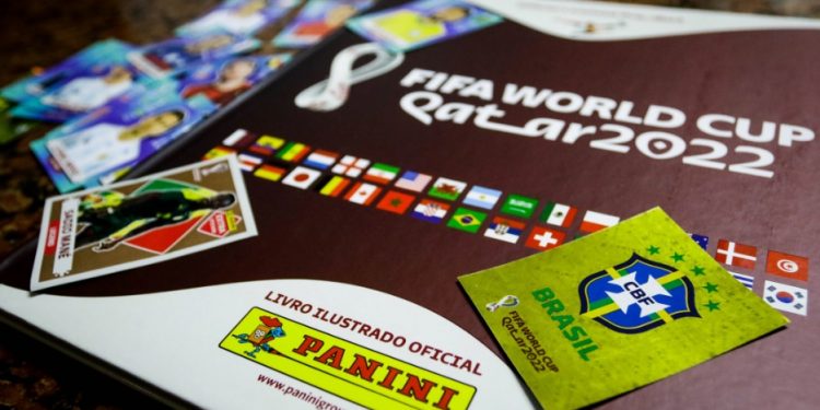 Golpes de figurinhas do álbum da Copa se espalham; saiba como não cair