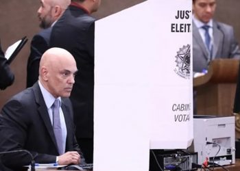 Na Justiça Eleitoral só o voto é secreto, diz Moraes em cerimônia de lacração do sistema de urnas