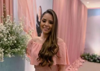 Aline Mesquita, 23 anos, grávida de cinco meses, morreu após um carro colidir na traseira da moto que ela estava com o marido, em Itapipoca (Foto: Reprodução/Instagram)