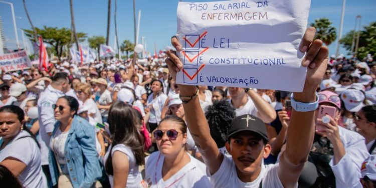 Cariri: profissionais de enfermagem reivindicam piso em ato