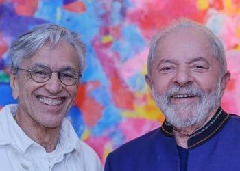 Em vídeo, Caetano Veloso declara apoio a Lula; assista