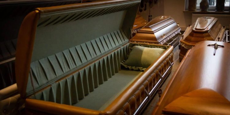 Por que membros da realeza são enterrados em caixões de chumbo?