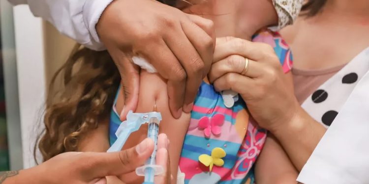 Anvisa aprova vacina da Pfizer contra Covid para crianças entre 6 meses e 4 anos