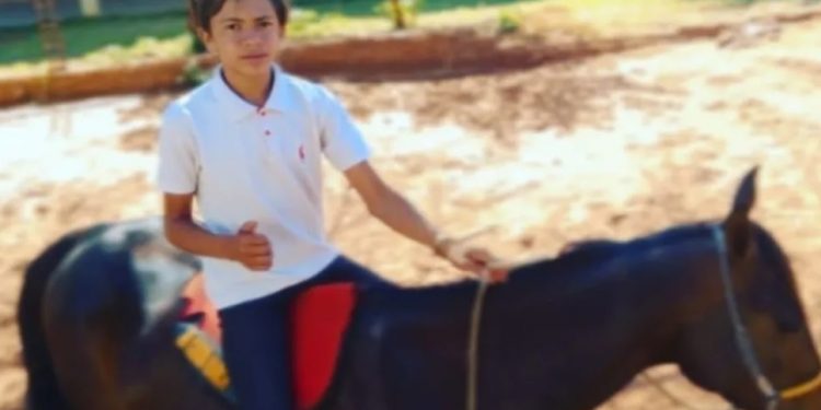 Adolescente de 16 anos morre ao cair de cavalo em Missão Velha