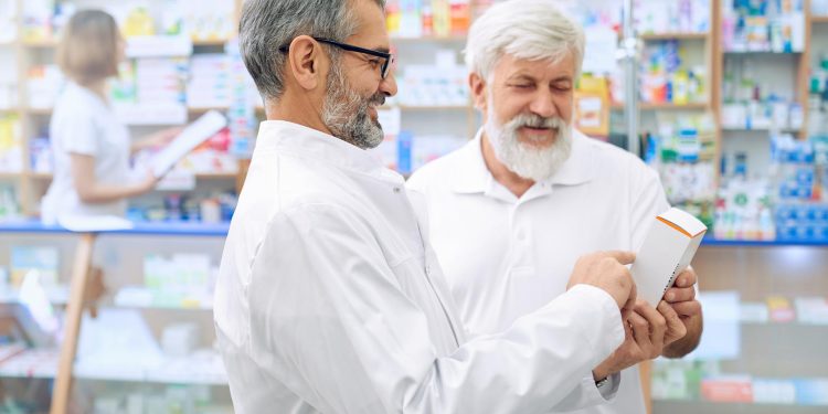 Cortes na Farmácia Popular vão de remédios contra hipertensão a fraldas geriátricas