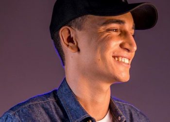 João Gomes é processado por plágio na música ‘Eu Tenho a Senha’; compare as versões