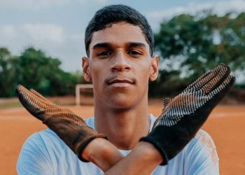 Luva de Pedreiro desiste da carreira e exclui vídeos: ‘Parei’