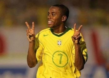 Robinho quebrou um "jejum" de seis meses sem postar no Instagram para declarar apoio a Jair Bolsonaro nas eleições deste domingo (2) (Foto: Instagram @robinho/Reprodução)