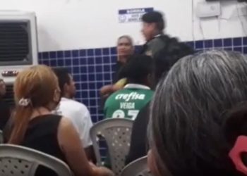 Mulher agride funcionária pública enquanto era atendida em Juazeiro do Norte (Foto: Reprodução)