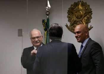 Os ministros Edson Fachin, Alexandre de Moraes e Luiz Fux durante lançamento do Programa de Combate a Desinformação do STF (Foto: Pedro Ladeira/Folhapress)