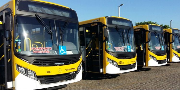 Ministro do STF autoriza transporte público gratuito no segundo turno