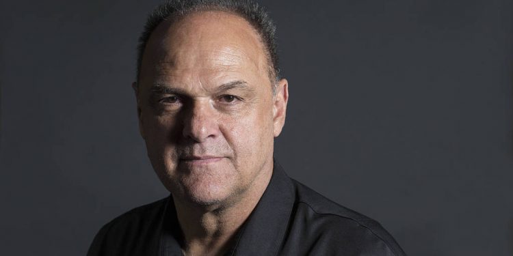 Oscar Schmidt desiste de tratamento contra câncer no cérebro: ‘Perdi o medo de morrer’