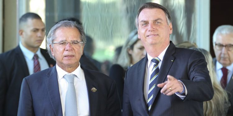 ‘Nós roubamos menos’, diz Guedes comparando Lula e Bolsonaro