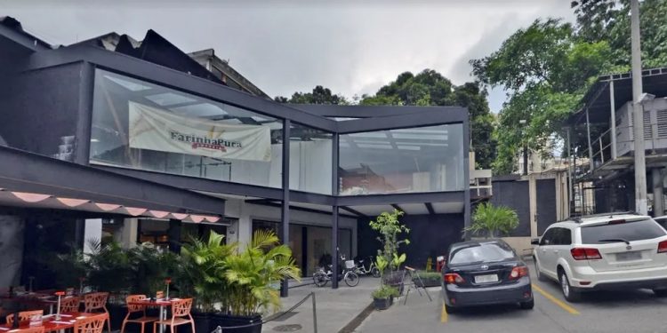 ‘Prisão por encomenda’: homem pede comida por delivery, paga com falso Pix e acaba preso em casa