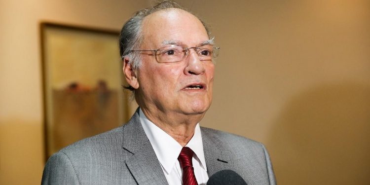 Presidente do Cidadania, Roberto Freire diz que apoia Lula no 2º turno; partido vai se reunir na terça